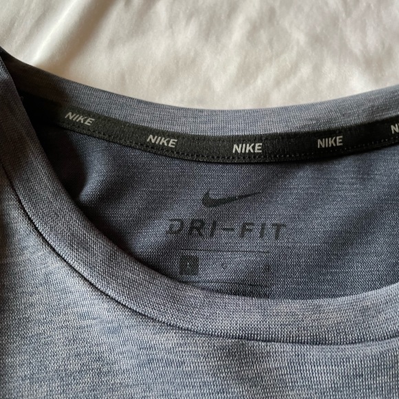 Nike NWT Grey DriFit Shirt, Sz L - Picture 5 of 6
